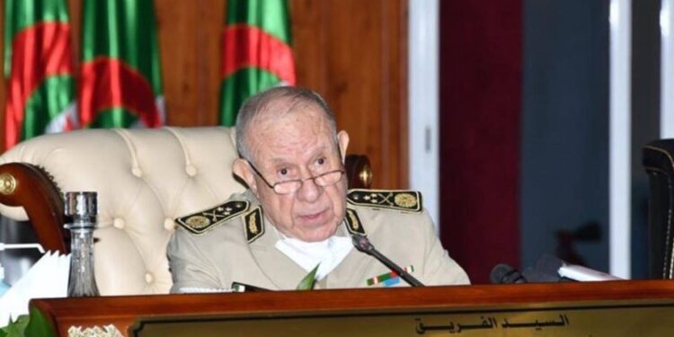 الفريق شنقريحة يشدد على وضع مصلحة الوطن فوق كل اعتبار