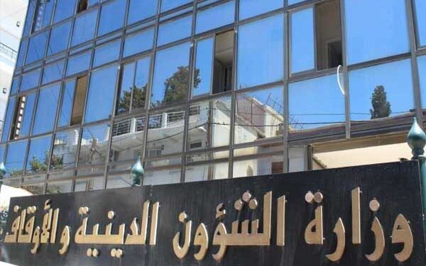 لجنة الفتوى: جواز إخراج الزكاة قبل موعدها