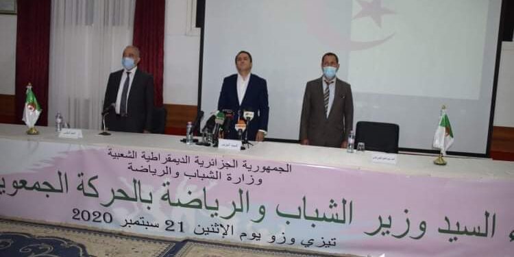 خالدي يستمع لتطلعات الشباب والمجتمع المدني بتيزي وزو