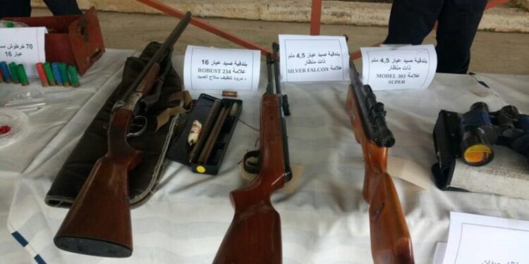 باتنة : الإطاحة بعصابة تتاجر بالأسلحة النارية
