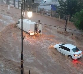 العاصمة تغرق وسكانها يستغيثون