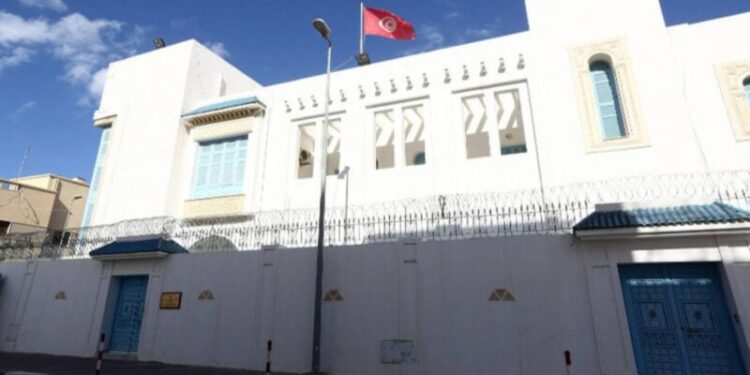 لأول مرة منذ سنوات، سفير تونسي بليبيا