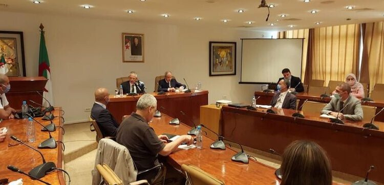 تنصيب رئيس المجلس الوطني للتشاور لتطوير المؤسسات الصغيرة والمتوسطة