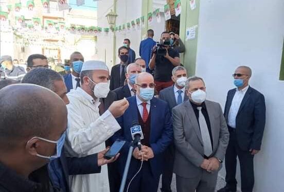  بلمهدي يحذّر من التطاول على المقدسات الدينية