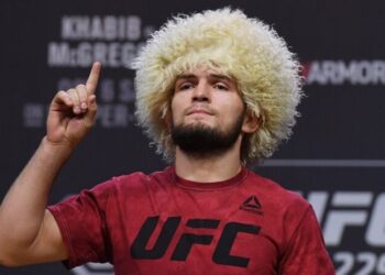 الروسي حبيب نورمحمدوف يفتح النار على ماكرون