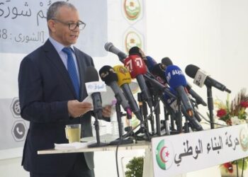 بن قرينة يثمن قرار رئيس الجمهورية