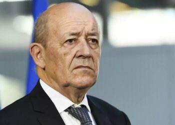لودريان يعلق على الدستور، الأوضاع في ليبيا والعلاقات الجزائرية الفرنسية