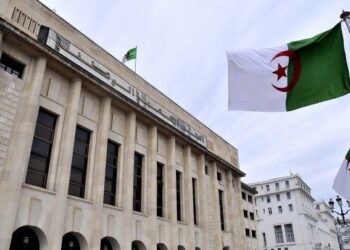 نواب البرلمان يستنكرون تصريحات ماكرون المسيئة للإسلام