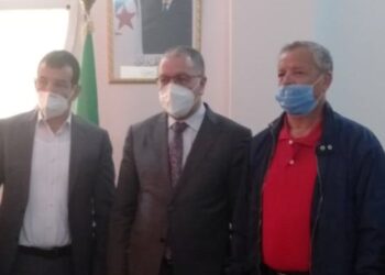 لخضر بلومي:أصوت لصالح الدستور لأنه يحفظ هوية الأمة