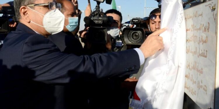 جراد يدشن وحدة صناعية خاصة لتحويل الورق الصحي