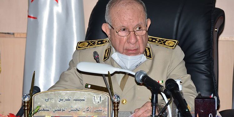 شنقريحة: الشعب الجزائري سيسطر خلال الاستفتاء ملحمة كبيرة