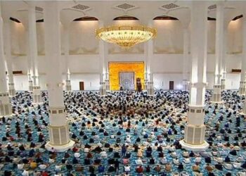 بعد 7 أشهر من التعليق.. الجزائريون يستأنفون أداء صلاة الجمعة