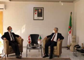 وزير الصناعة يستقبل سفير كندا بالجزائر