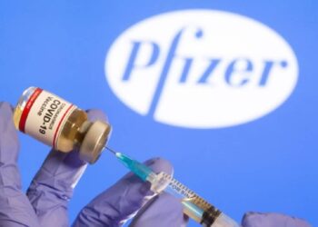 فايزر وبيوتنك يودعان رسميا طلب رخصة للقاح فيروس كورونا