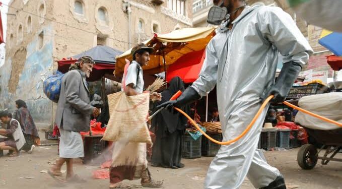 مبتكر لقاح “فايزر” ضد كورونا يكشف موعد عودة الحياة لطبيعتها