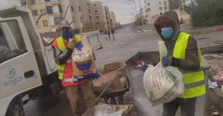باتنة : عمال النظافة يعثرون على أكياس دقيق في القمامة