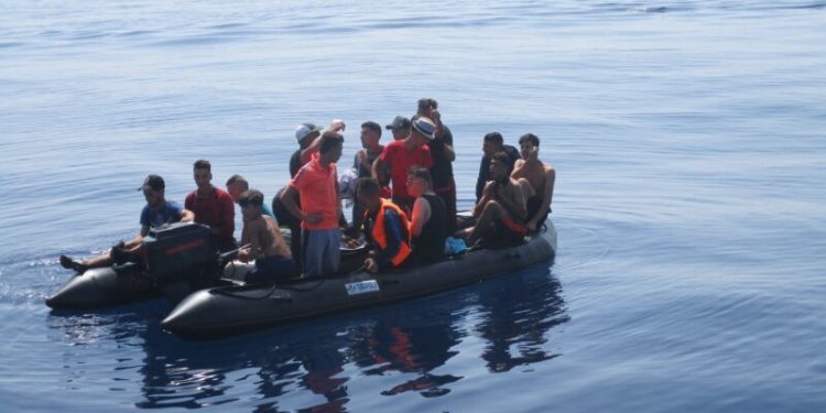 احباط محاولة 52 شخصا للهجرة غير الشرعية