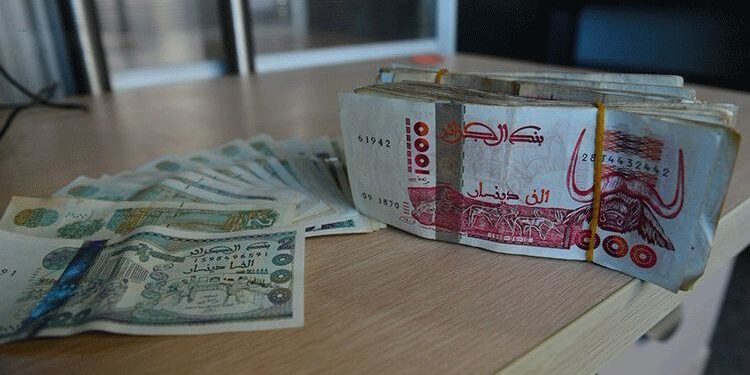 توقيف 04 أشخاص وحجز عملة وطنية مزورة بباتنة