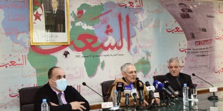 وزير الصناعة فرحات آيت علي براهم ضيف منتدى الشعب