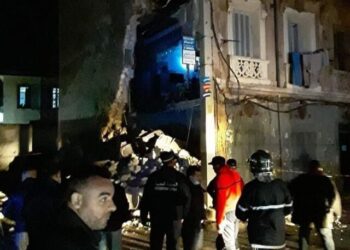 وهران : إنهيار جزء من عمارة سكنية بحي بلاطو
