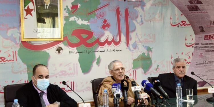 وزير الصناعة فرحات آيت علي براهم ضيف منتدى الشعب