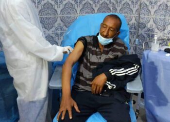 انطلاق عملية التطعيم ضد وباء كوفيد 19 بتندوف