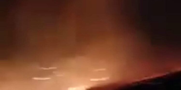 المدية: دعم لوجيستي لإخماد حريق مهول قرب الحوضين