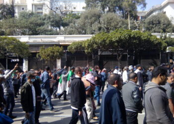 الحراك الشعبي.. مواطنون يخرجون للمطالبة بالتغيير