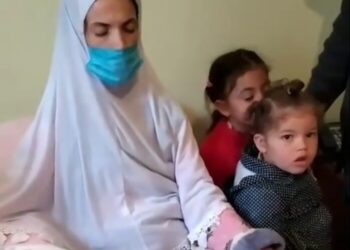 مصابة بداء نادر تنشُد تدخل الرئيس