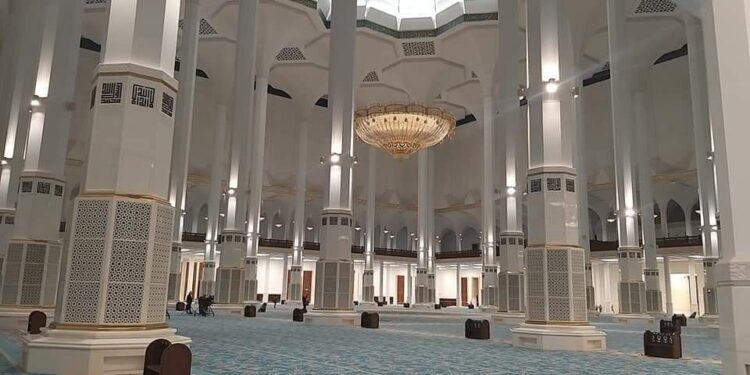 الترخيص بإقامة صلاة التراويح بشروط