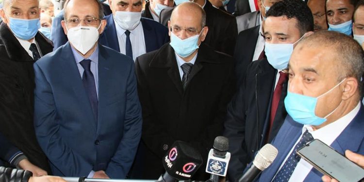 وزير الصناعة من عنابة يشجع المستثمرين على الصناعة التحويلية