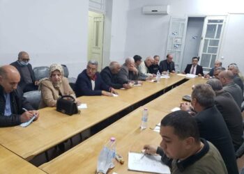 الأمين الوطني للأفافاس يناقش الوضعية السياسية مع المنسقين