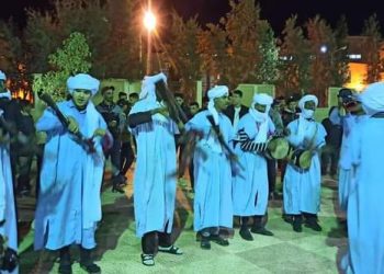 النعامة تسهر على أنغام قرقابو