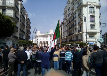 الحراك في الجمعة 111