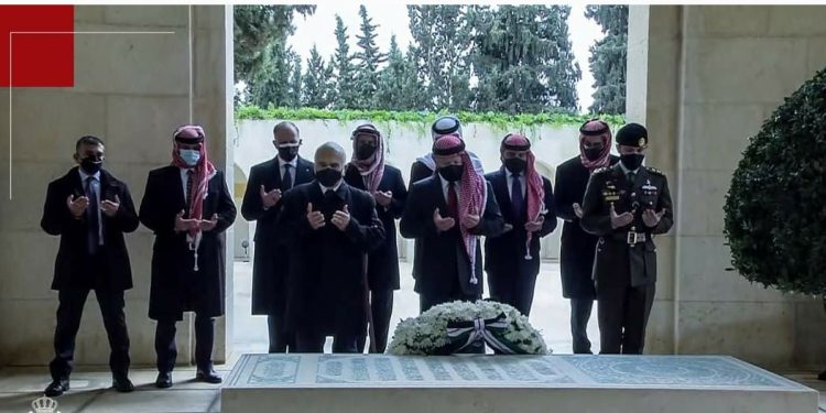 أول ظهور للأمير حمزة مع ملك الأردن بعد الأزمة