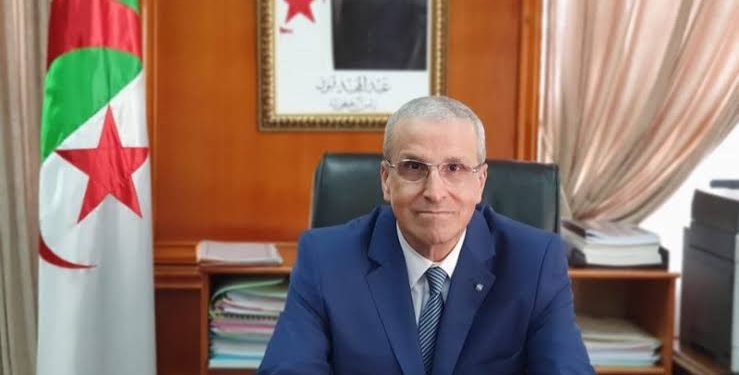 بن زيان يرد على مترشحين لمسابقة الدكتوراه