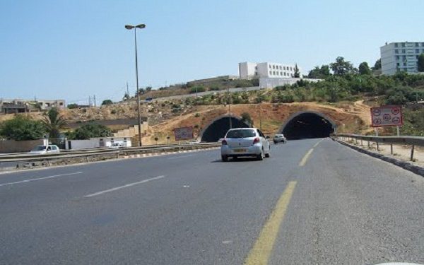 غلق الطريق الاجتنابي بین العناصر وواد أوشايح