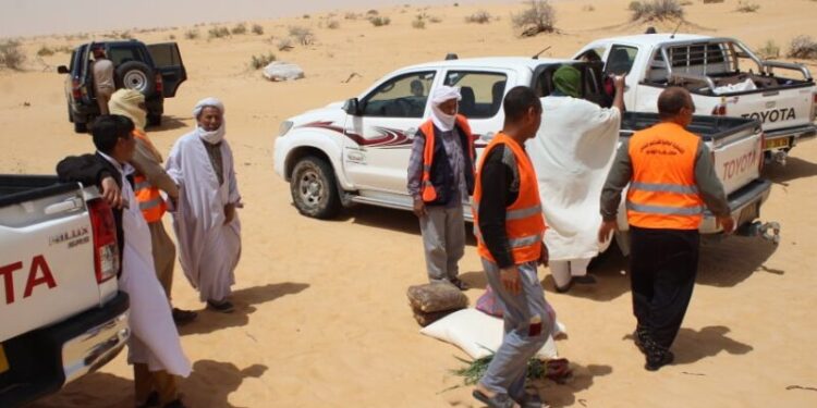 قافلة مساعدات تضامنية للبدو الرحل بالوادي