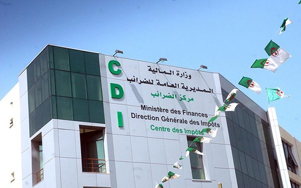 موظفو الضرائب يؤجلون إضرابهم