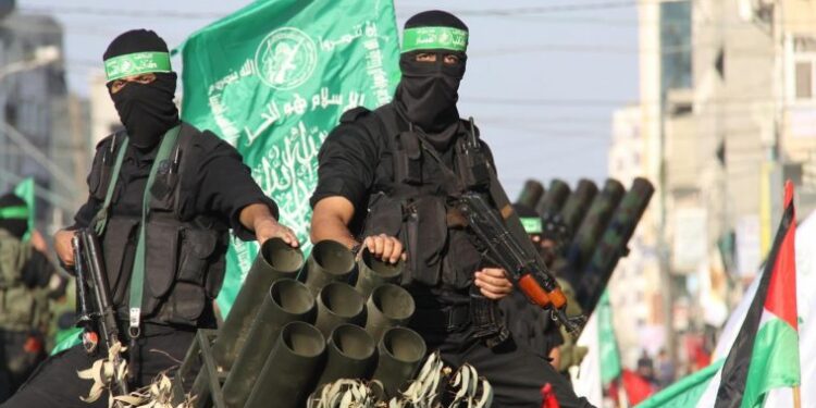 سلاح الفلسطينيين.. من الحجارة إلى الصواريخ