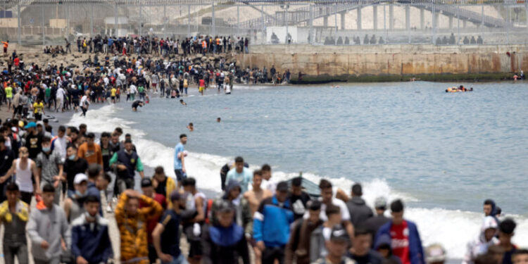 إسبانيا تتهم المغرب بالابتزاز والاعتداء
