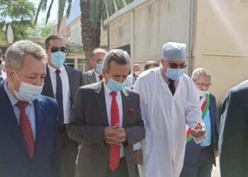 بالصور.. وزير الصحة يزور المؤسسة الاستشفائية في بوفاريك