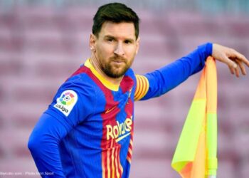 ميسي يقرر التجديد في برشلونة