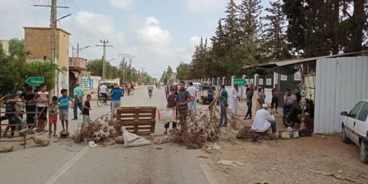 البليدة.. سكان قرية أهل الواد بالشفة يحتجون
