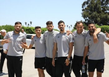 بالصور .. جولة للعناصر الوطنية بمحيط مقر اقامتهم في تونس