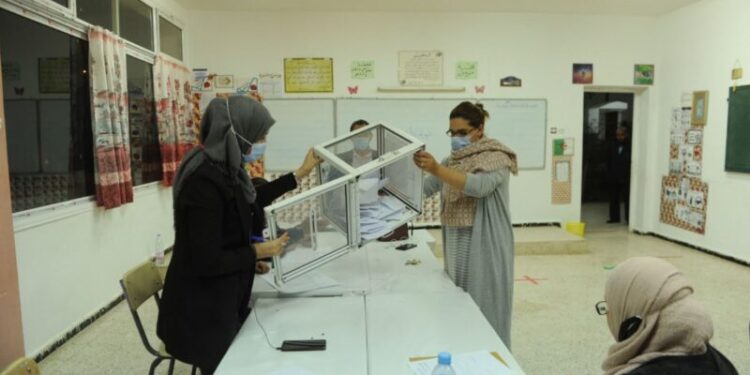 غلق مكاتب الاقتراع وبدء فرز الأصوات