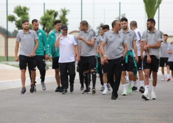 ماذا يقول سليماني لمدرب بلماضي؟