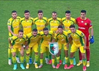 شبيبة القبائل تتأهل لنهائي كأس الكاف