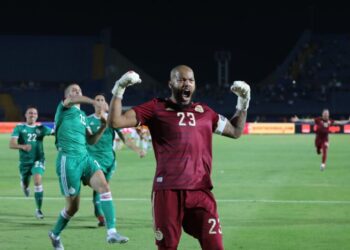مبولحي خامس أكثر اللاعبين الجزائريين حملا للقميص الوطني