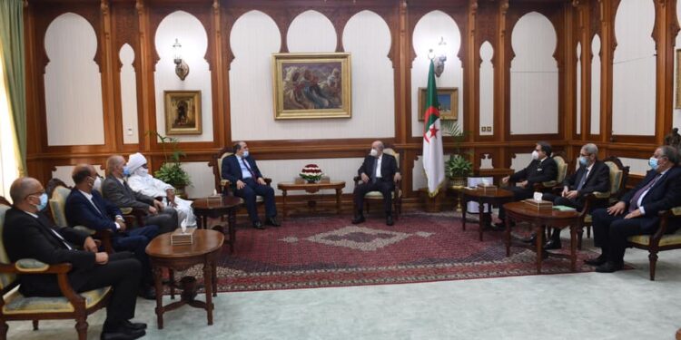 الرئيس تبون يستقبل الأمين العام للأفلان وممثلين عن الأحرار
